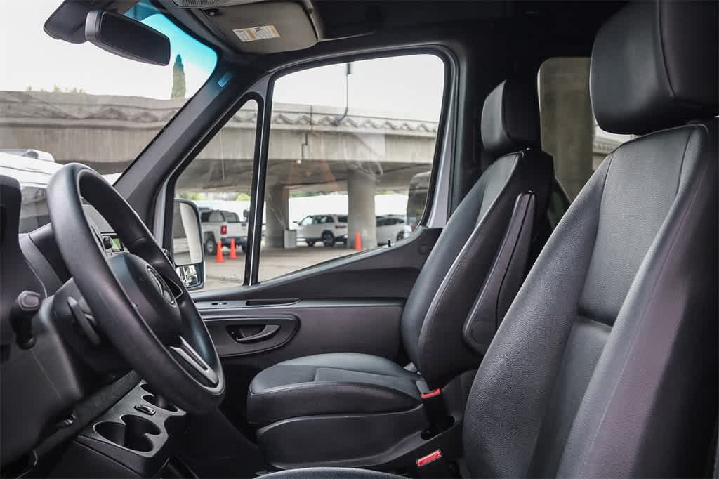 Thumbnail: 2020 Mercedes-Benz Sprinter - 15