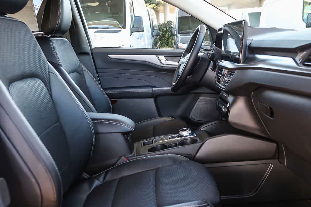 Thumbnail: 2025 Ford Escape - 16