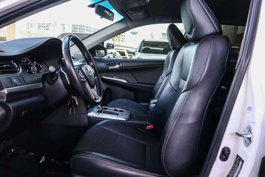 Thumbnail: 2013 Toyota Camry - 16