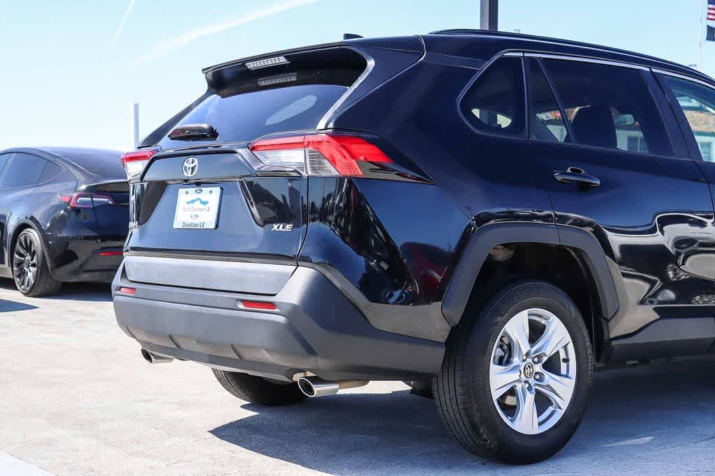 Thumbnail: 2021 Toyota RAV4 - 8