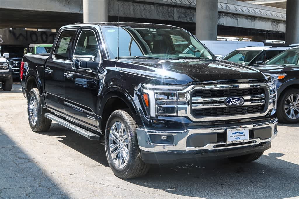 2025 Ford F-150 Lariat photo 3