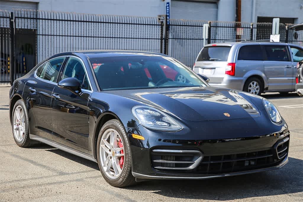 2022 Porsche Panamera 4S photo 3