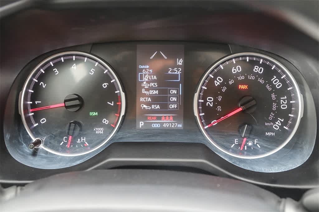 2022 Toyota RAV4 XLE 24