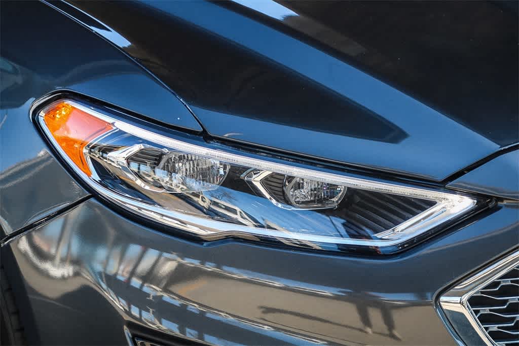2020 Ford Fusion Hybrid Titanium photo 4