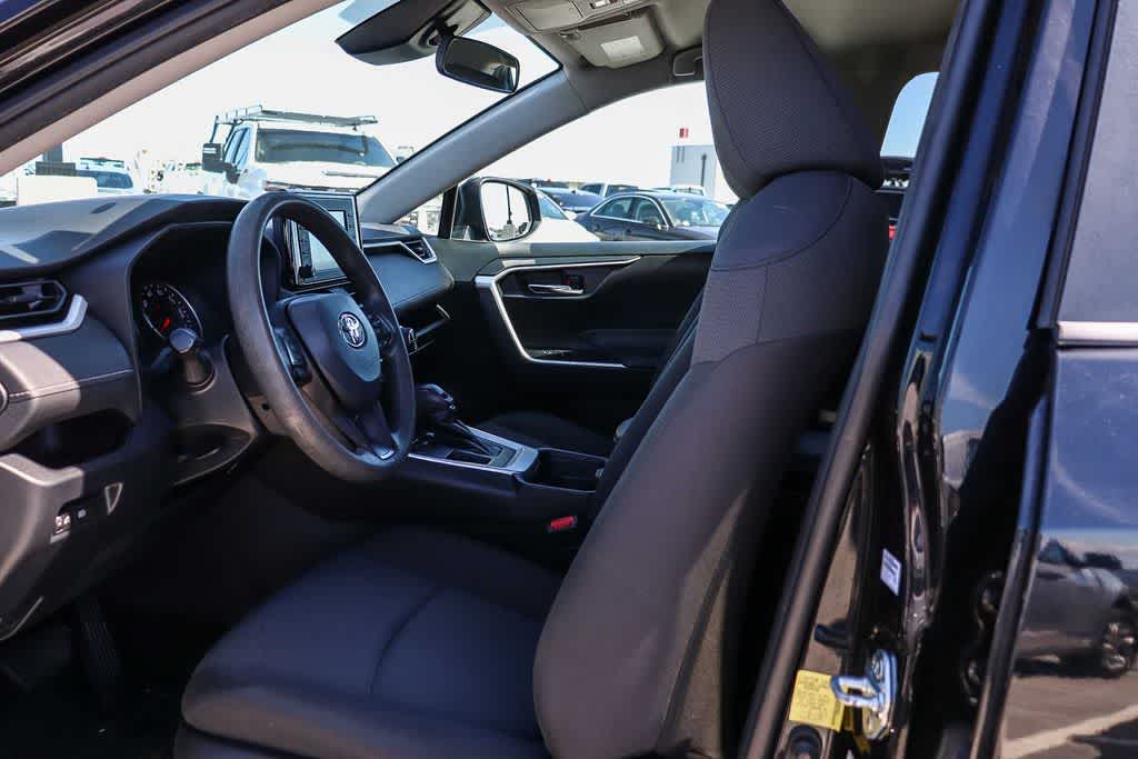 Thumbnail: 2021 Toyota RAV4 - 16