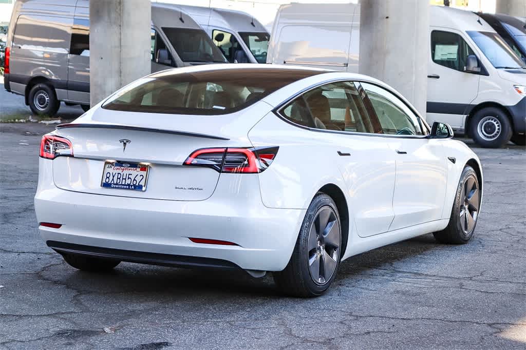 Thumbnail: 2021 Tesla Model 3 - 4