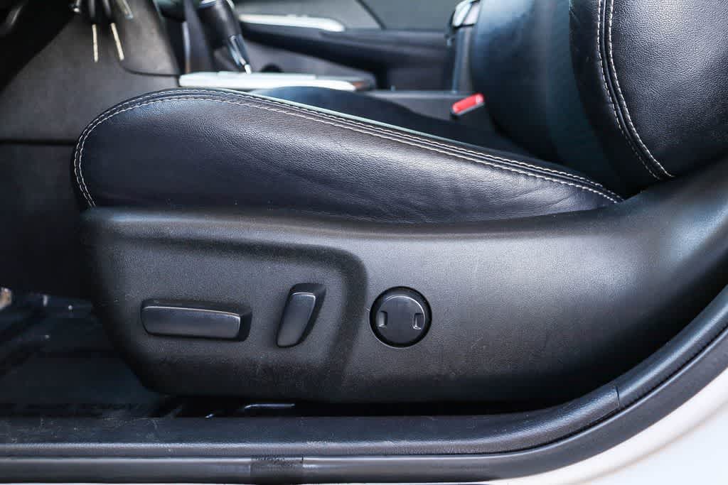 Thumbnail: 2013 Toyota Camry - 19