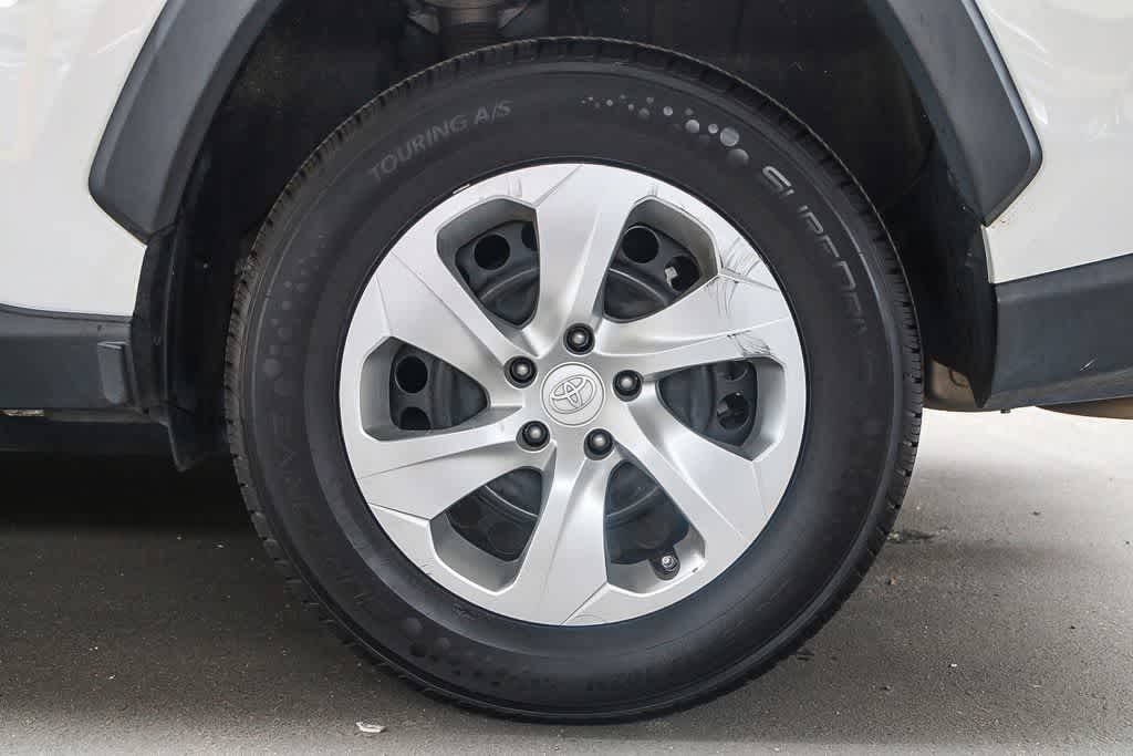 Thumbnail: 2021 Toyota RAV4 - 11