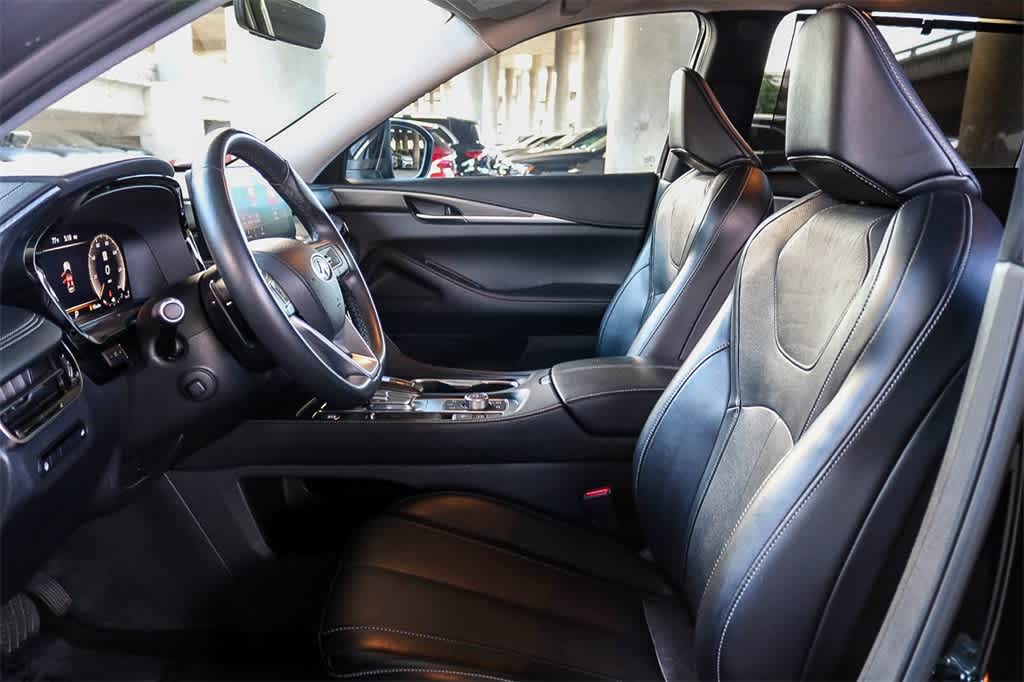 Thumbnail: 2023 INFINITI QX60 - 18