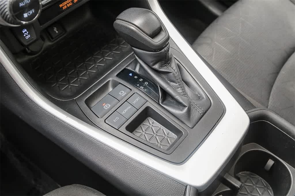 2022 Toyota RAV4 XLE 20