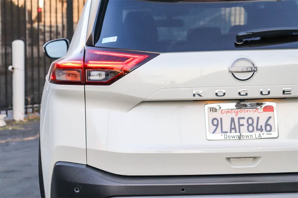Thumbnail: 2023 Nissan Rogue - 9