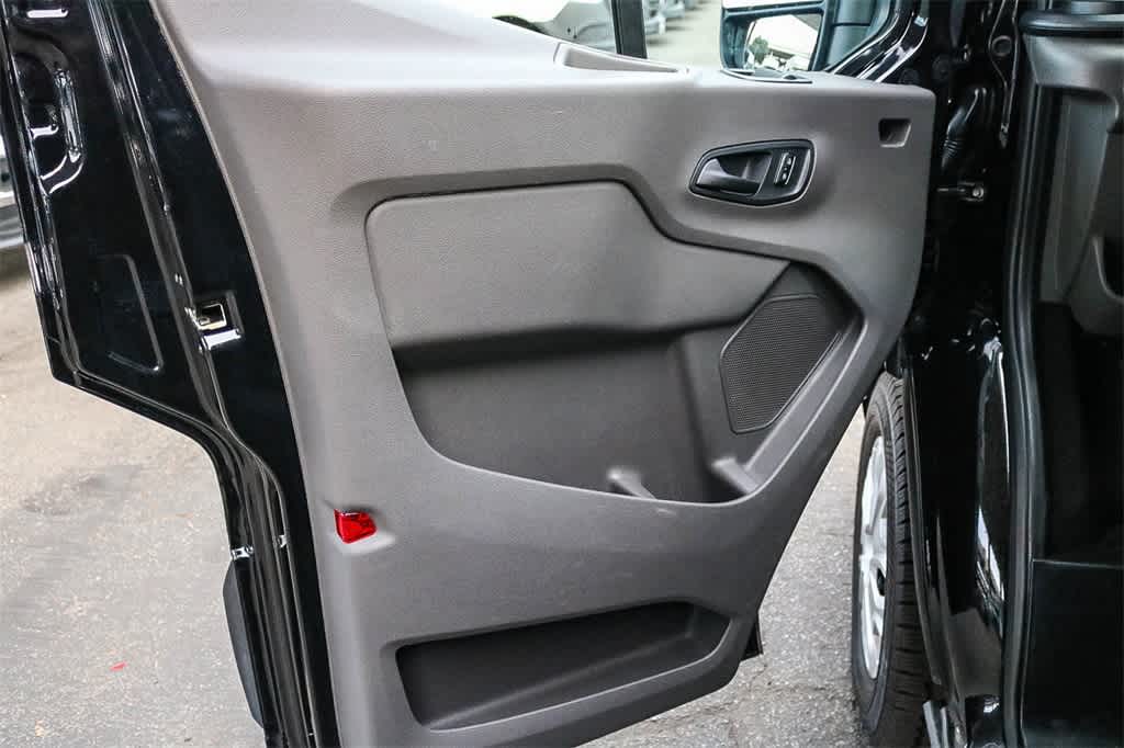 Thumbnail: 2023 Ford Econoline - 21