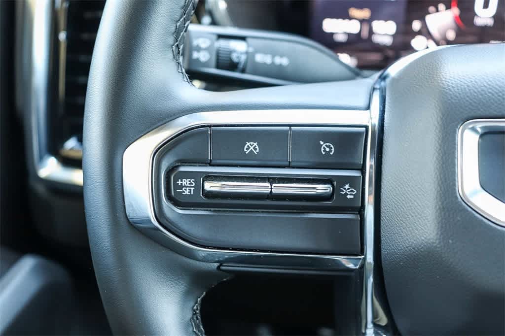 Thumbnail: 2025 GMC Canyon - 25