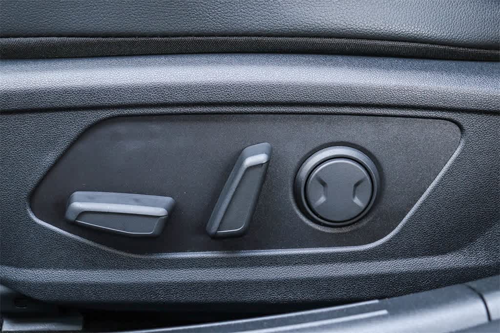 Thumbnail: 2023 Hyundai Elantra - 21