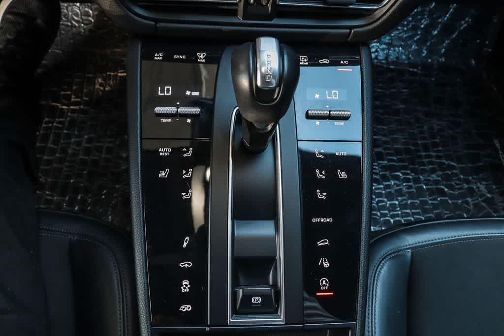 Thumbnail: 2024 Porsche Macan - 19