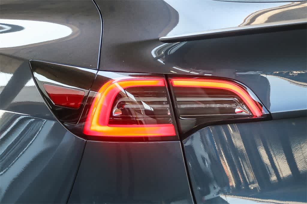 Thumbnail: 2022 Tesla Model Y - 8