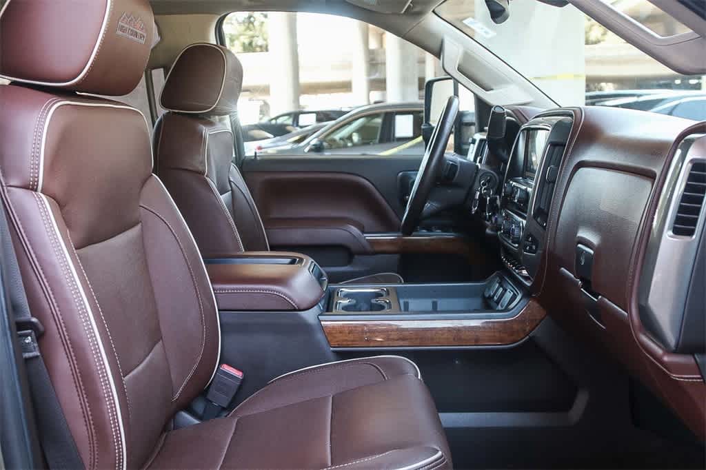 Thumbnail: 2015 Chevrolet Silverado 3500 - 19