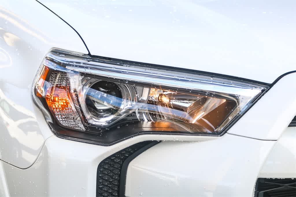 Thumbnail: 2022 Toyota 4Runner - 4