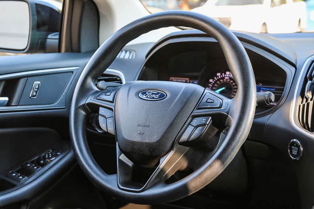 Thumbnail: 2023 Ford Edge - 17