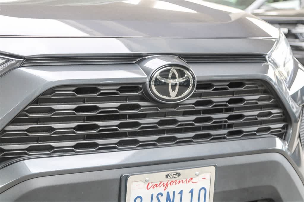 2022 Toyota RAV4 XLE 5
