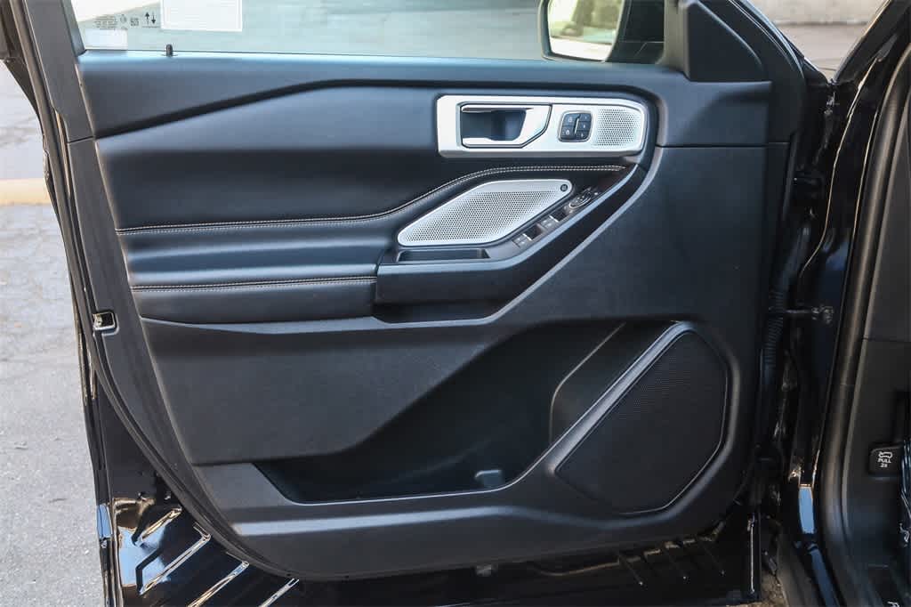 Thumbnail: 2020 Ford Explorer - 25