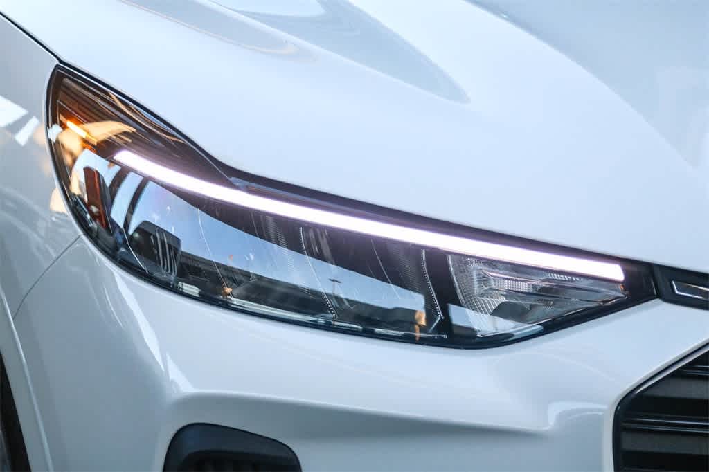 2024 Ford Escape ST-Line Hybrid photo 4