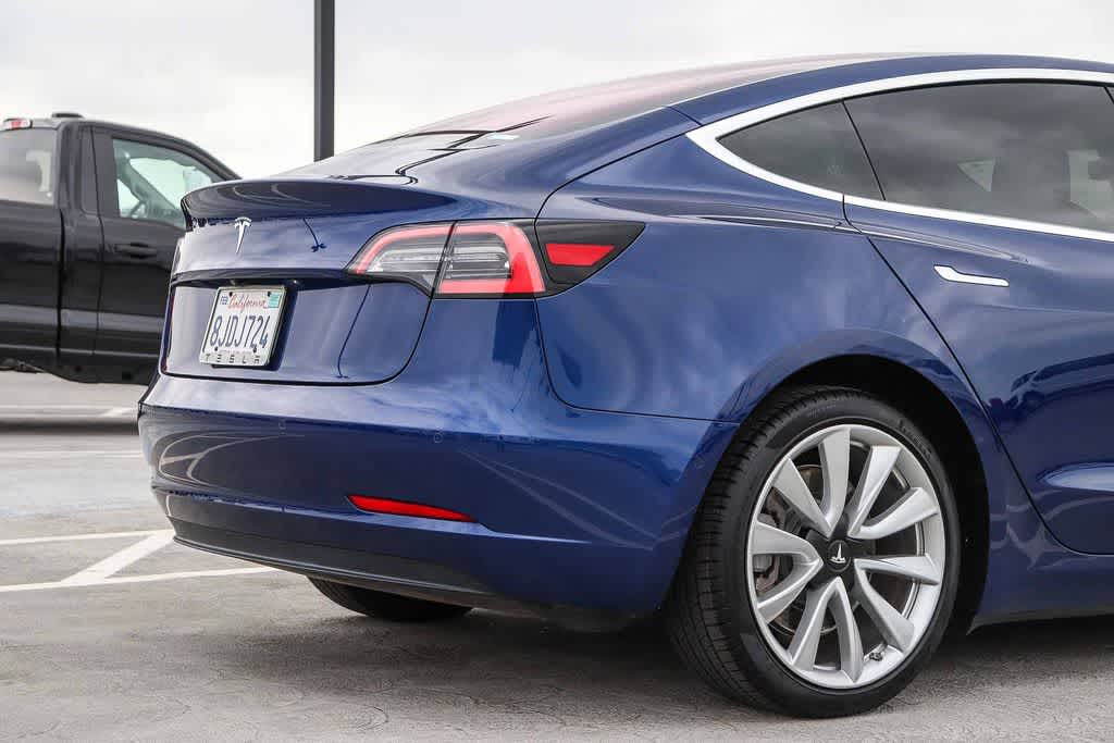 Thumbnail: 2018 Tesla Model 3 - 9