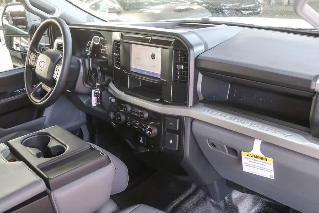 Thumbnail: 2025 Ford F-350 - 19