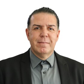 Staff member Steve Loria from ID_5dc7b4c47535