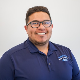 Staff member Jovani Ruiz from ID_4fa41e1c74e0