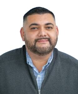 Staff member Jonathan Gonzalez from ID_5dc7b4c47535