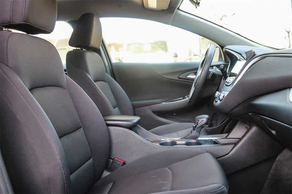 Thumbnail: 2023 Chevrolet Malibu - 16