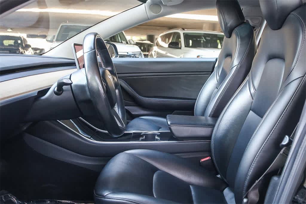 Thumbnail: 2018 Tesla Model 3 - 17