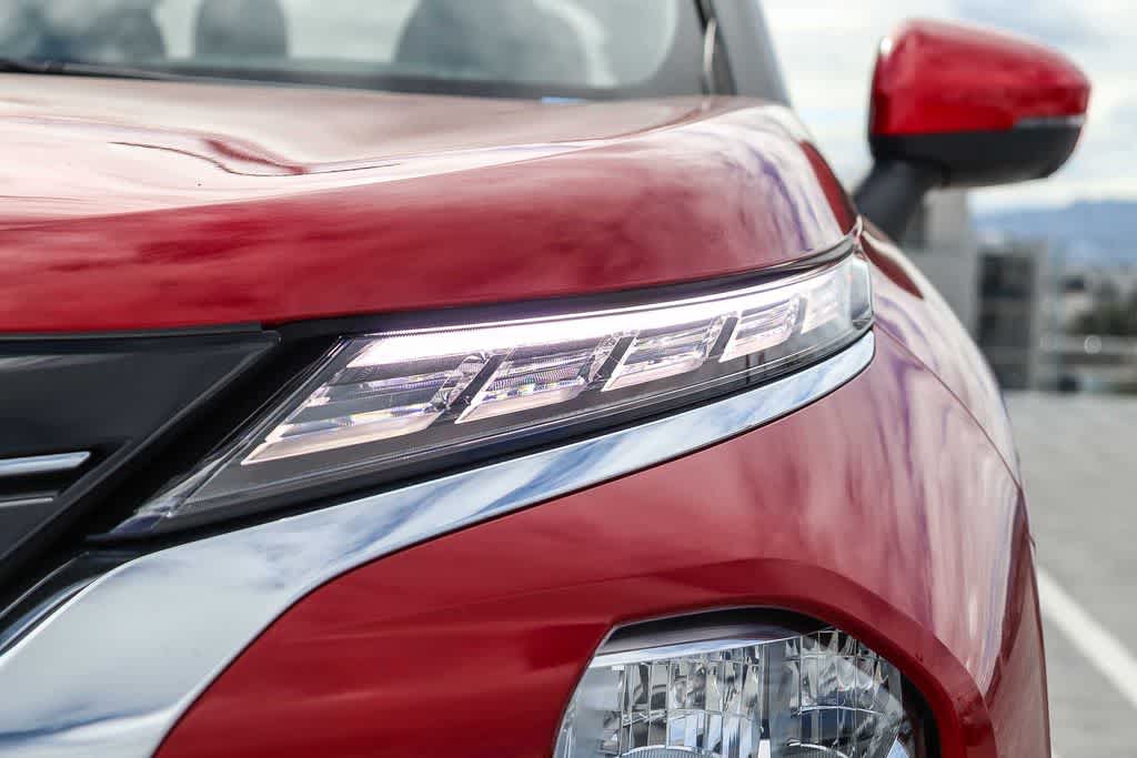 Thumbnail: 2023 Mitsubishi Outlander - 7
