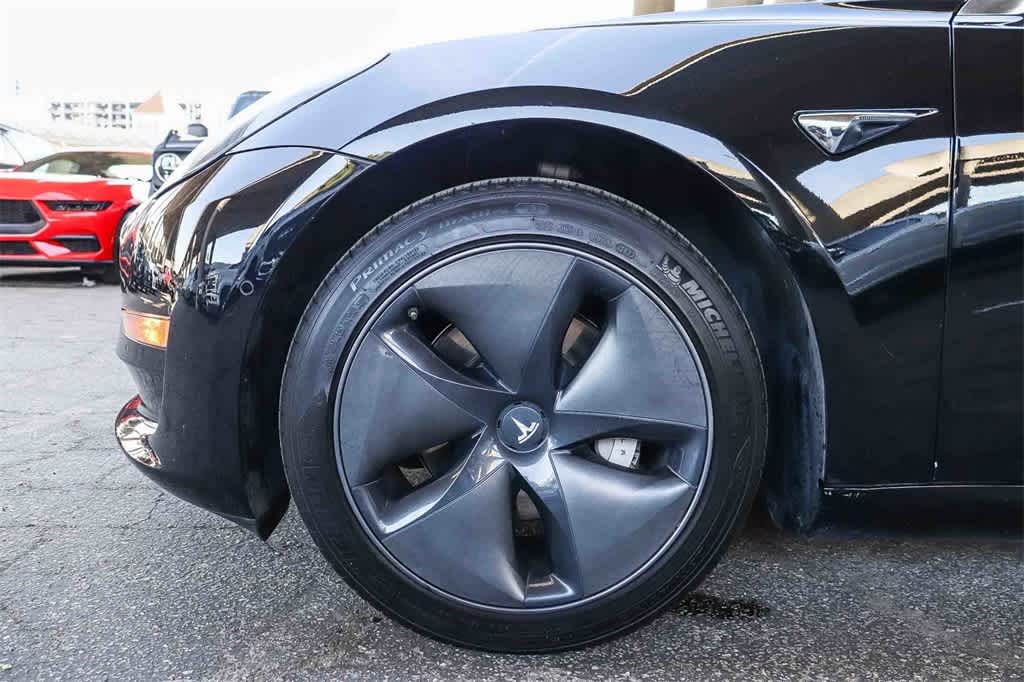 Thumbnail: 2018 Tesla Model 3 - 11