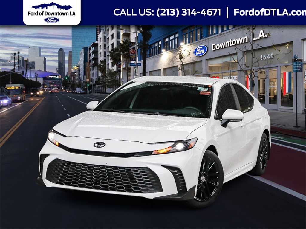 2026 Toyota Camry SE's photo