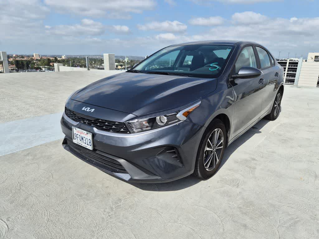 2023 Kia Forte LXS AT's photo