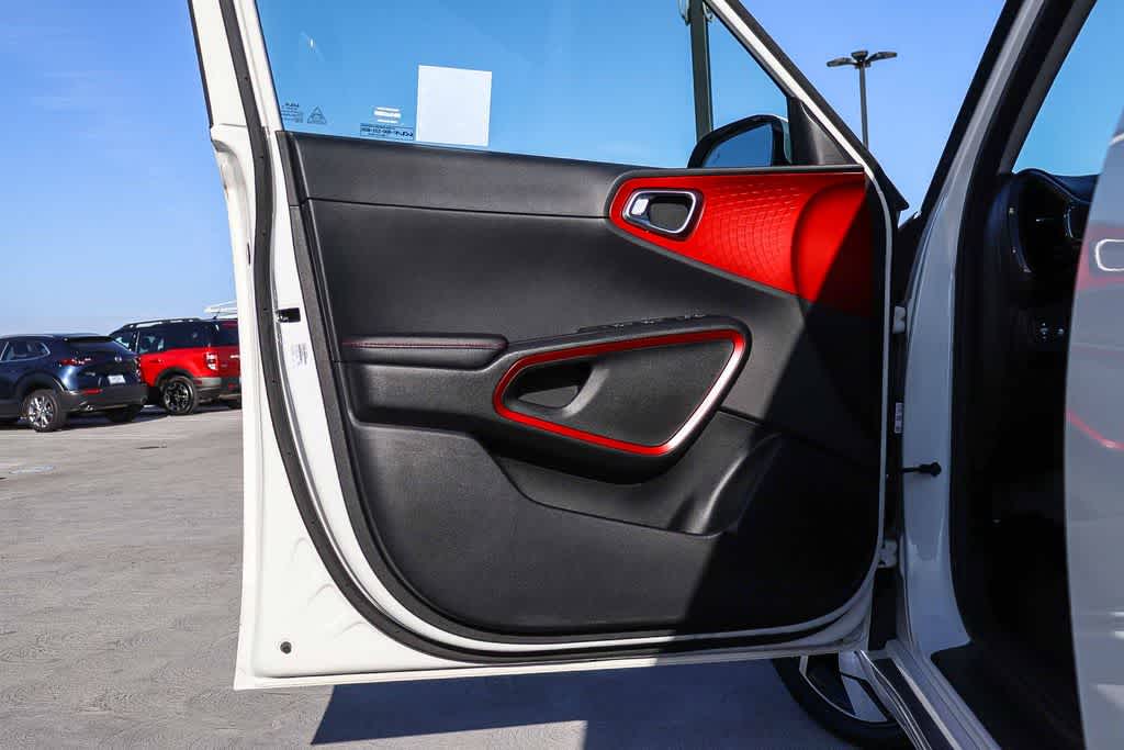 Thumbnail: 2023 Kia Soul - 17