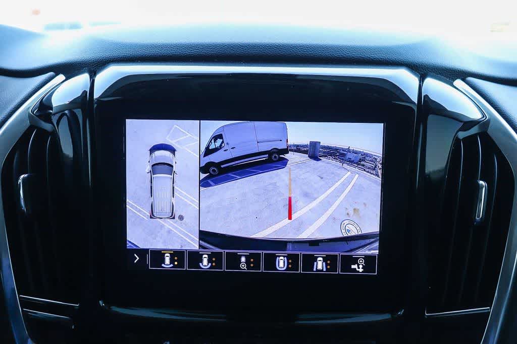 Thumbnail: 2020 Chevrolet Traverse - 25
