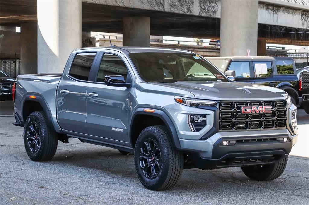 Thumbnail: 2025 GMC Canyon - 3