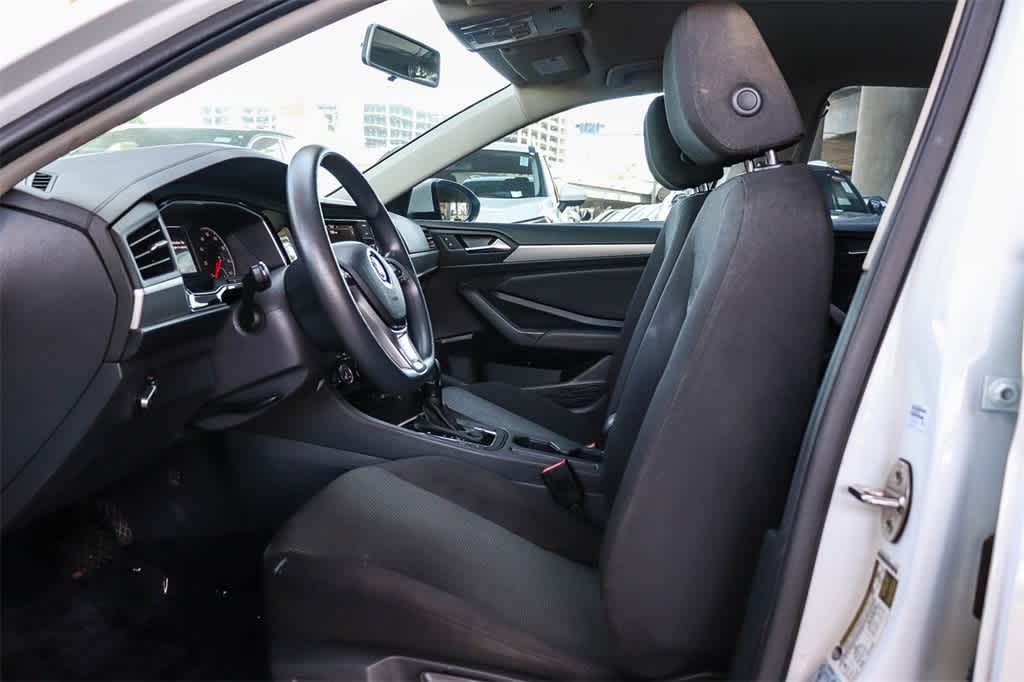 Thumbnail: 2021 Volkswagen Jetta - 18