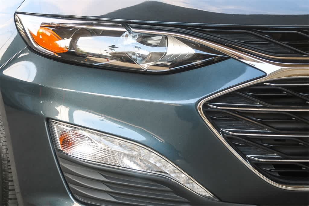 Thumbnail: 2020 Chevrolet Malibu - 4