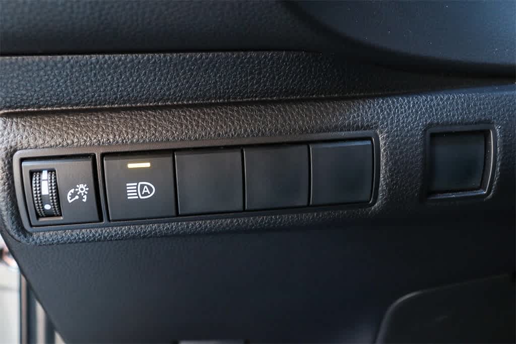 Thumbnail: 2021 Toyota Corolla - 21