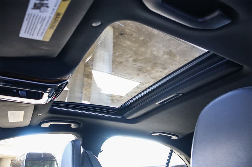 Thumbnail: 2023 Mercedes-Benz C-Class - 22