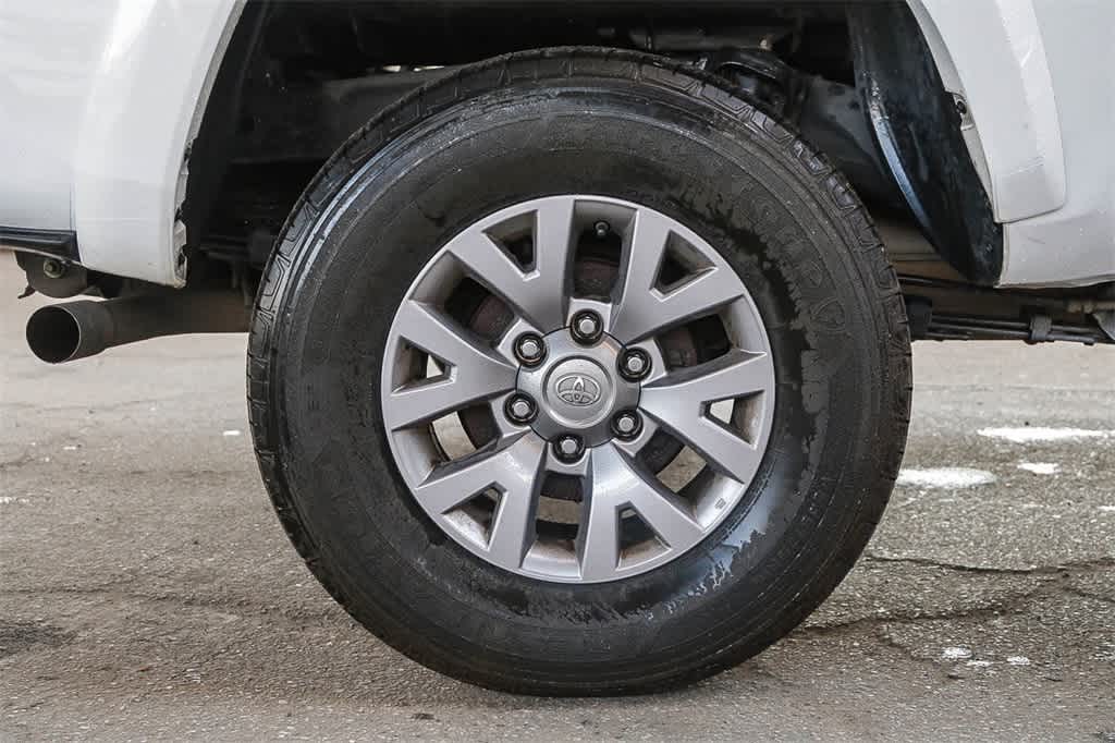 Thumbnail: 2019 Toyota Tacoma - 10