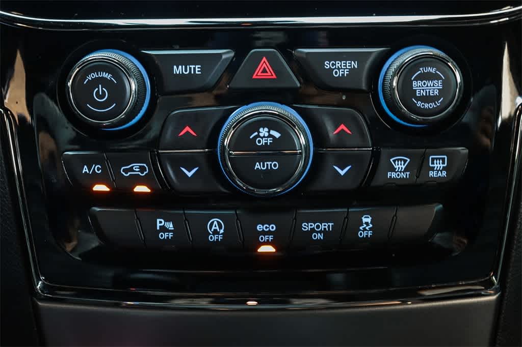 Thumbnail: 2020 Jeep Grand Cherokee - 13