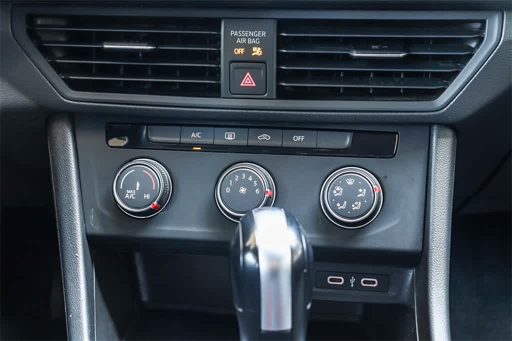 Thumbnail: 2021 Volkswagen Jetta - 14