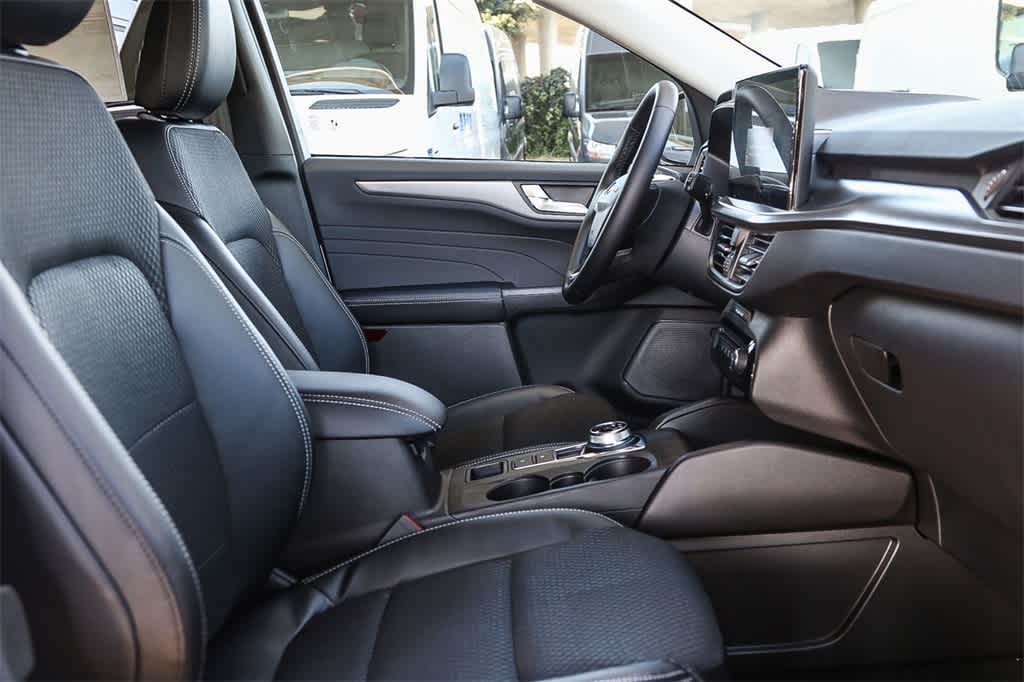 Thumbnail: 2025 Ford Escape - 16