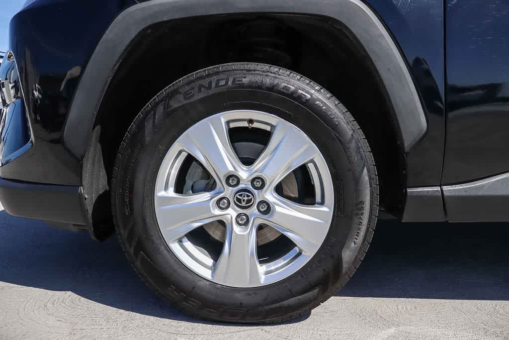 Thumbnail: 2021 Toyota RAV4 - 10