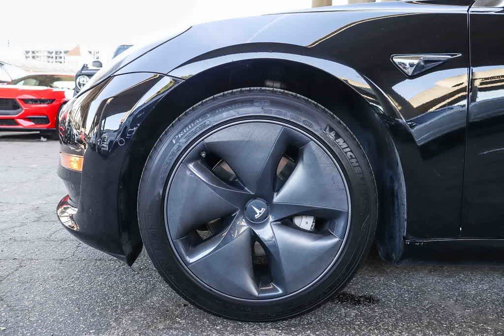Thumbnail: 2018 Tesla Model 3 - 11